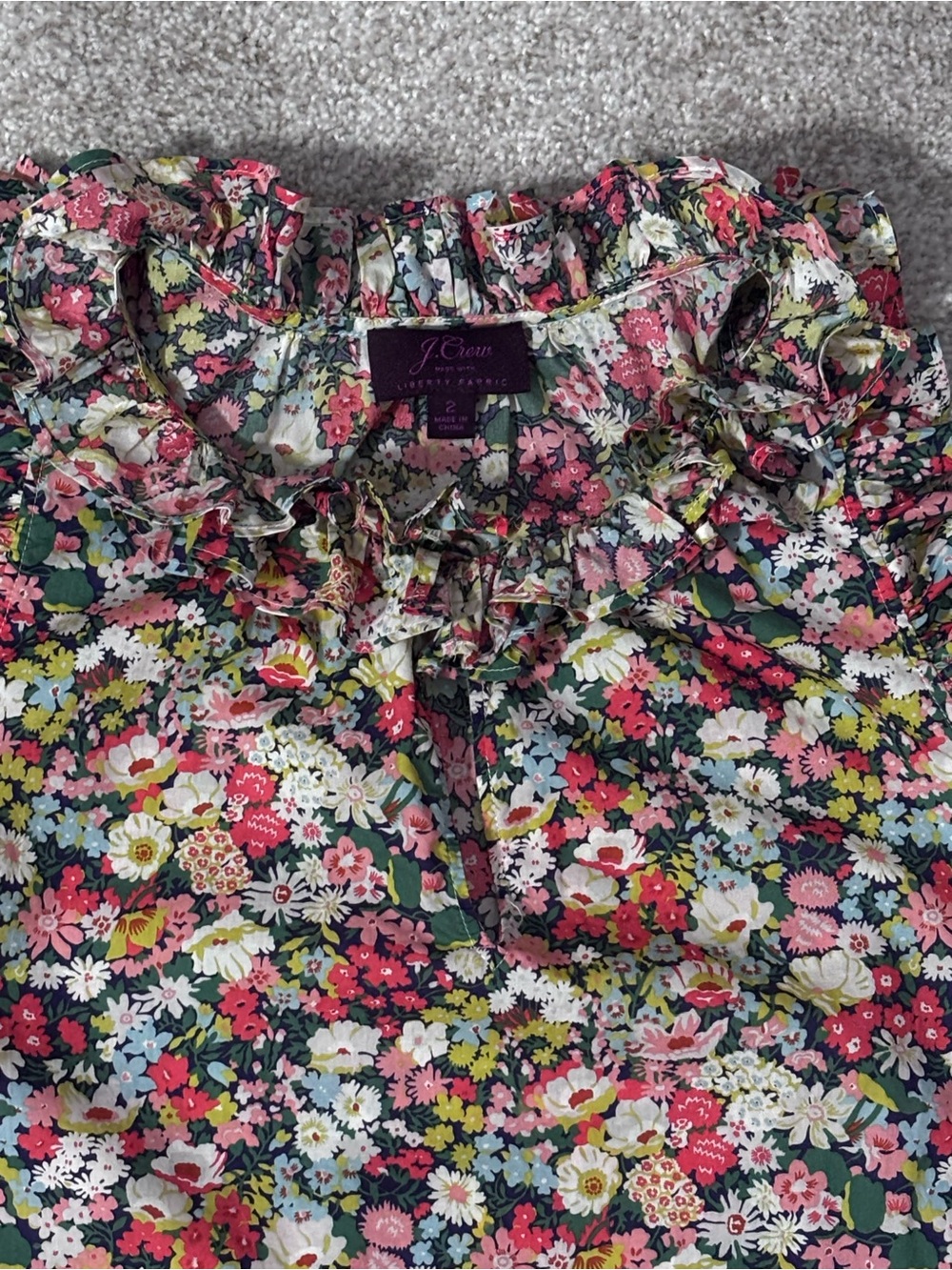 J Crew Liberty Thorpe Floral Ruffle Tank Top Cotton V Keyhole Cottage Sz 2 - Picture 8 of 9